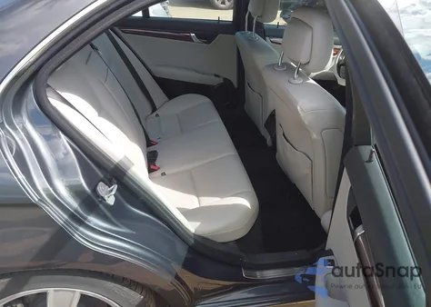 2010 Mercedes-Benz C 300 Luxury 4Matic/Sport 4Matic from USA, damaged, VIN WDDGF8BB3AF427154